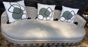 SOFA VASE 3 PUESTOS BEIGE COJIN GRIS