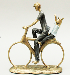 Figura decorativa papá e hijo en bicicleta 24x7.5x25 cm