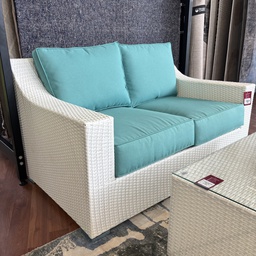 [BL7205] SOFA DOBLE UBUD FIBRA BLANCA COJINES AZULES HAI12C057A-W-D-2
